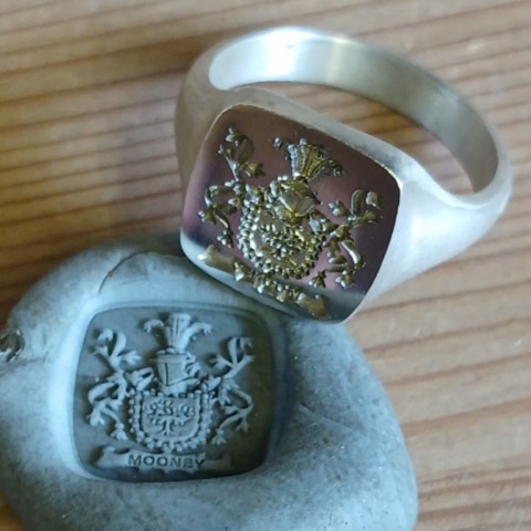 Any coat of arms seal engraved in sterling silver jewellery